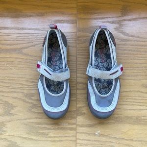 Womens Merrell Qform Mary Jane size 7